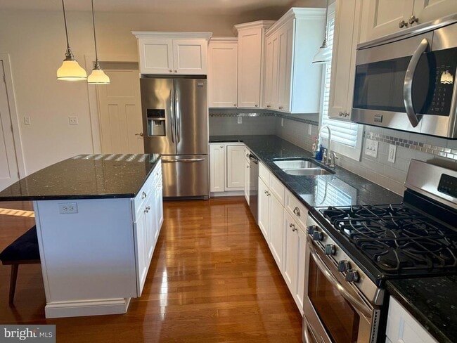 Building Photo - 61 Baybreeze Dr