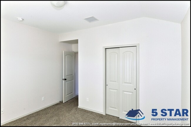 Building Photo - 14945 Tierra Escape Ave