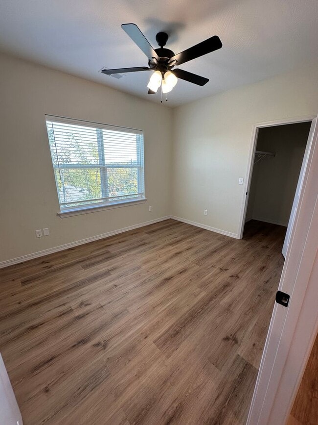 Building Photo - Golf Quarters - GQ 208