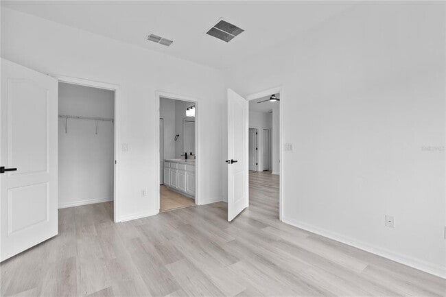 Building Photo - 4406 Hidden Meadow Dr