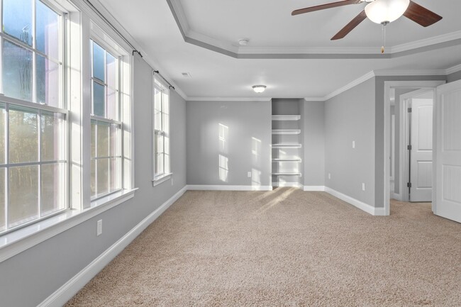 Building Photo - Stunning 5BR House in Holly Springs
