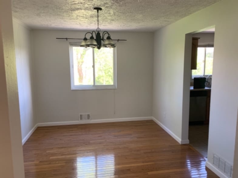 Building Photo - 1521 Dunluce Dr