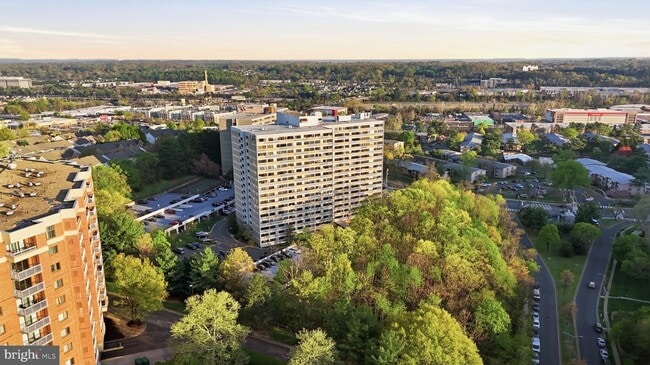 Building Photo - 6101 Edsall Rd