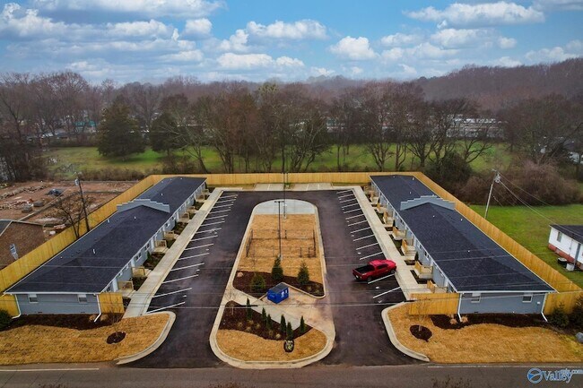 Building Photo - 4300 Knight Rd SW