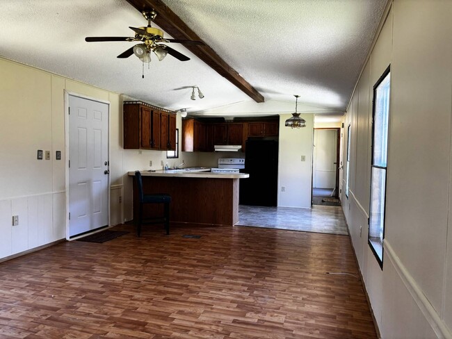 Building Photo - 499 Tanzman Rd