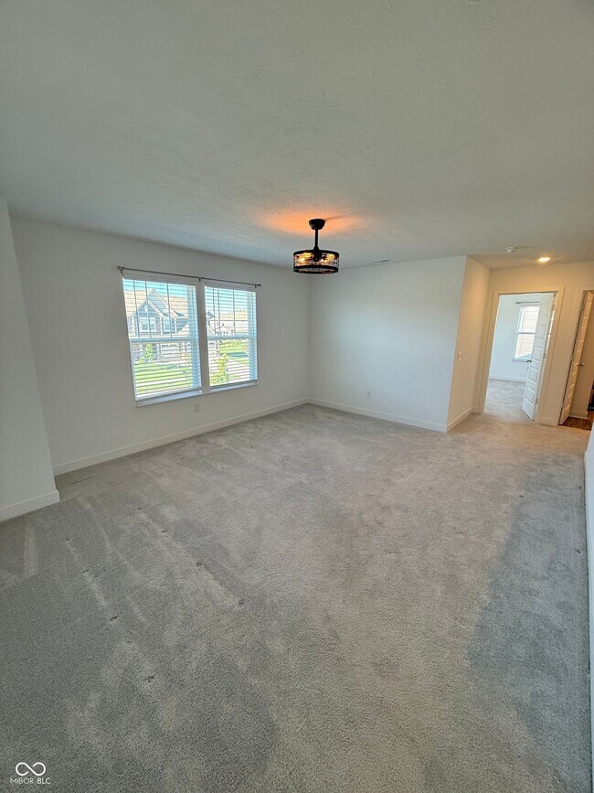 Building Photo - 1046 Elmwood Ln