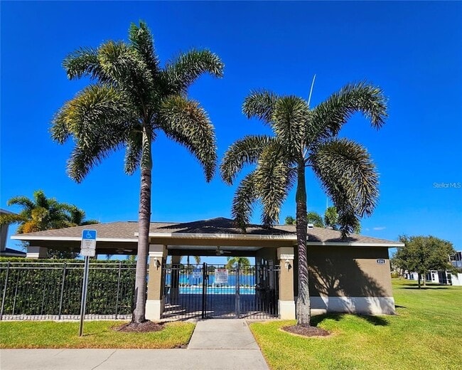 Building Photo - 8211 118th Ave N