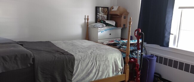 Building Photo - 98 Mearns Ave