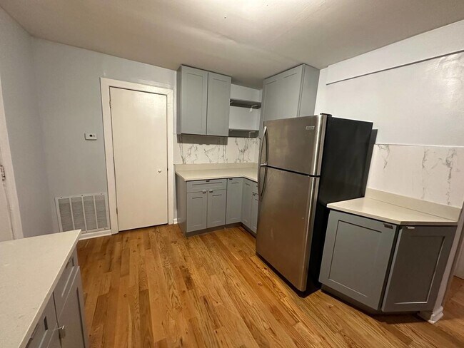 Building Photo - 2606 W Le Moyne St