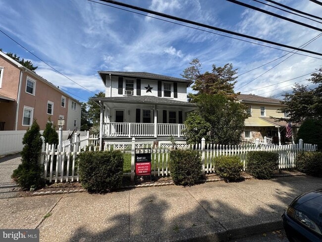 Primary Photo - 976 Upper Gulph Rd