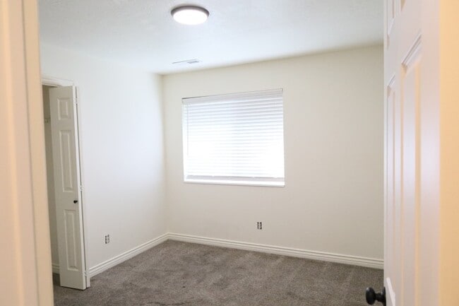 Building Photo - 208 S 1050 W