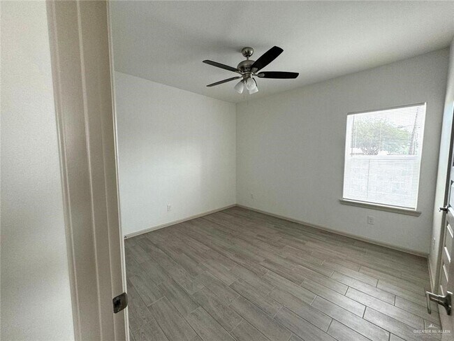 Building Photo - 14 N 58th St