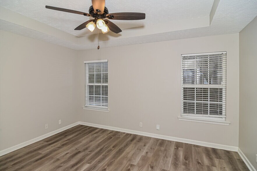 Building Photo - 3221 Lexmark Cir