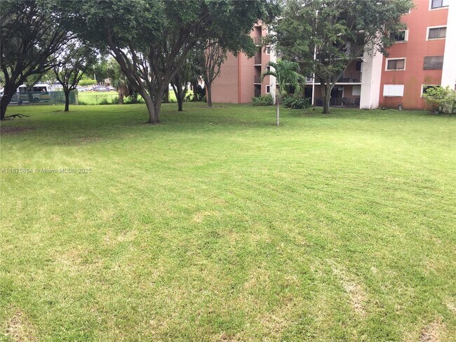 Building Photo - 5825 W 25th Ct