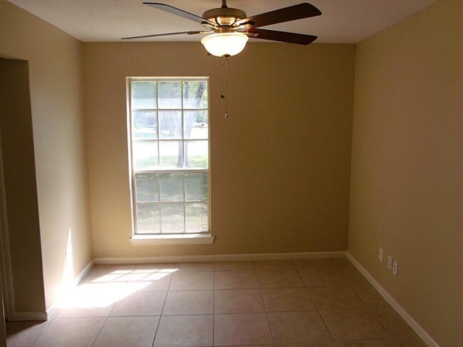 Building Photo - 3515 Hidden Pines Dr
