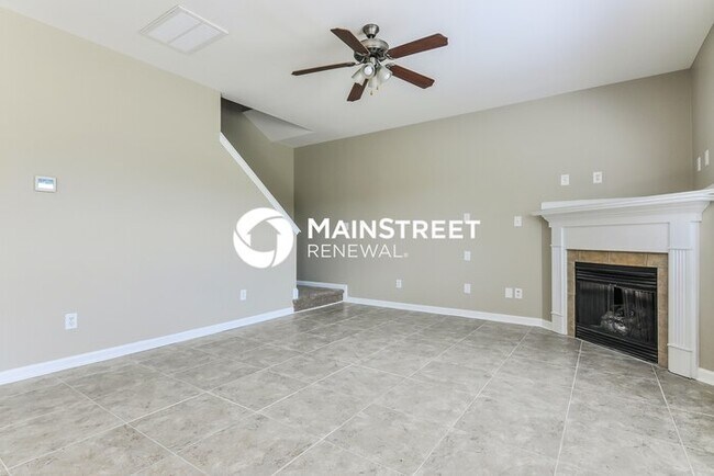 Building Photo - 4 Bedroom Pet-Friendly Home in Smithfield, NC with Main Street Renewal