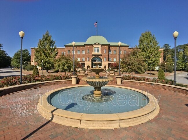 Building Photo - 220 Meadowbrook Ct