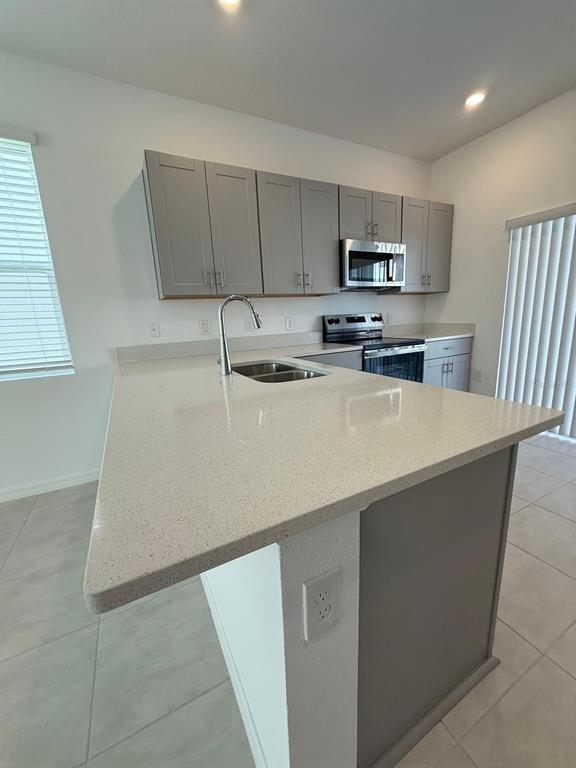 Building Photo - 3208 Skyline Lp