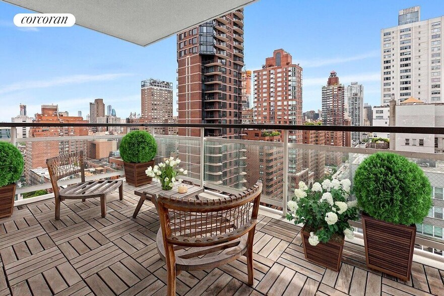 Building Photo - 200 E 66th St