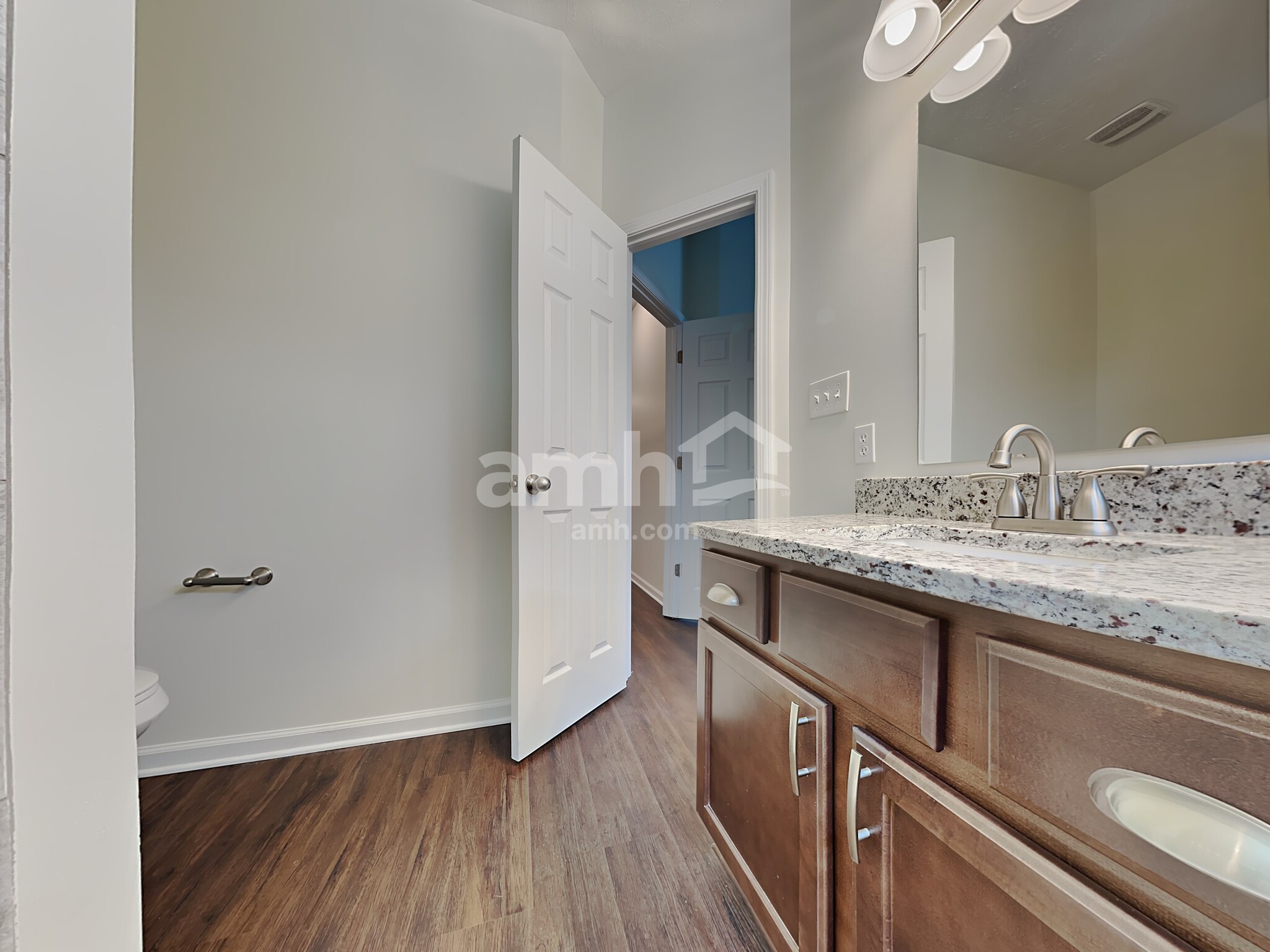 Building Photo - 877 Coralberry Ln