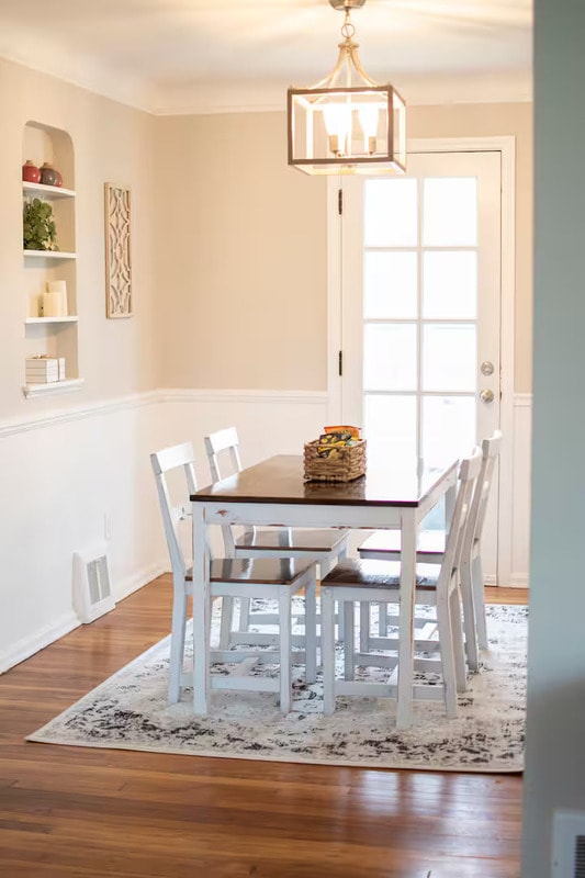 Building Photo - 7046 Greenleaf Ave