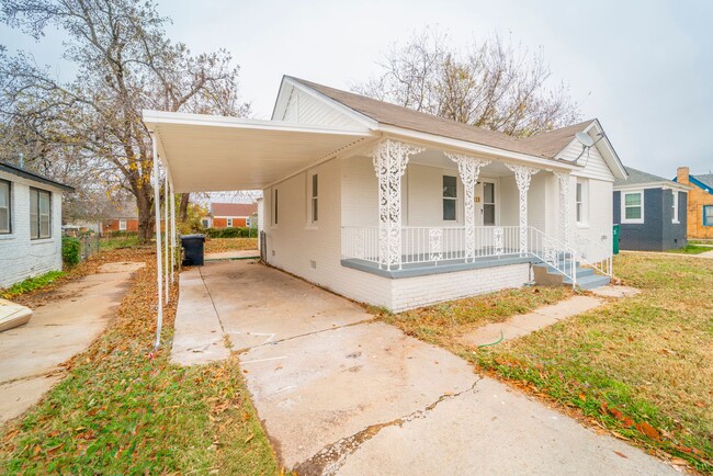 Building Photo - Newly Remodel 2bd Home