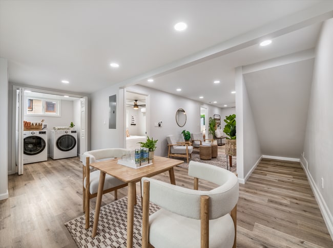 Building Photo - 1576 California Ave