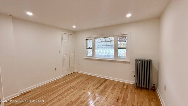 Building Photo - 140 Sand St