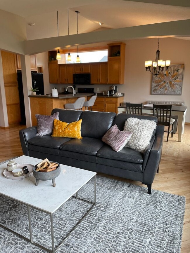 Building Photo - Cozy tranquility 6mi from Mayo 4bed/3bath