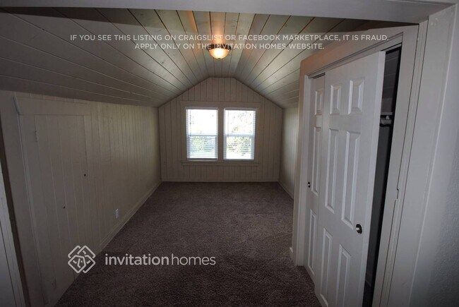 Building Photo - 732 5th Ave N