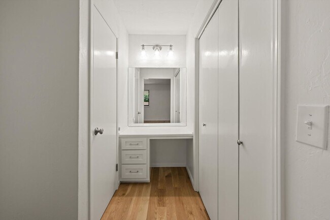Building Photo - Modern Details and Interiors to a sought-a...