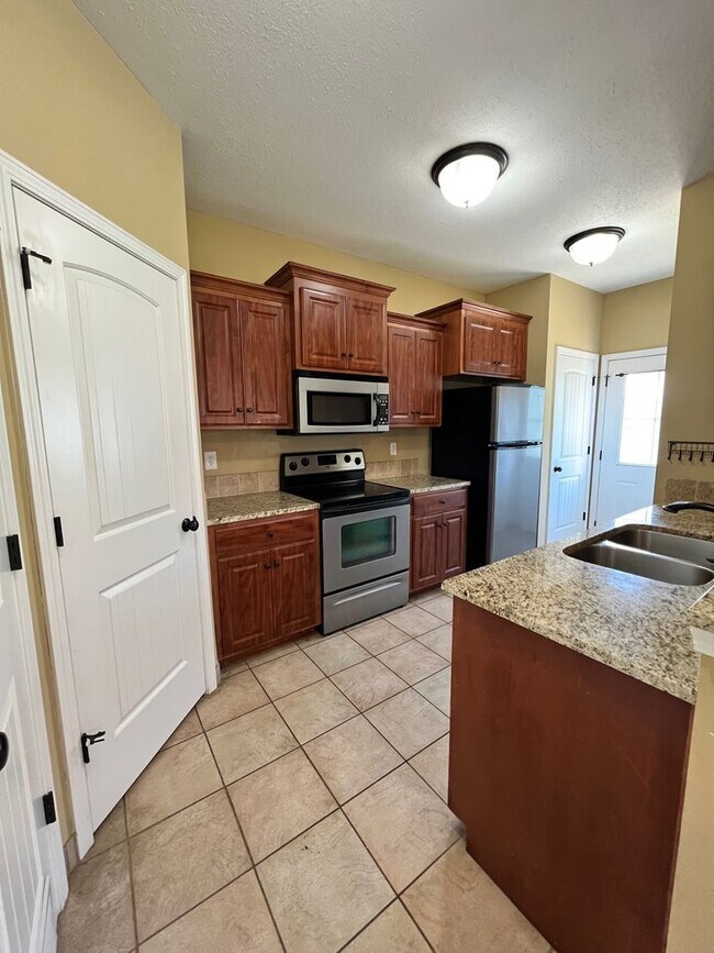 Building Photo - Olivia Farms Subdivision