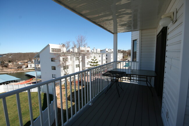 Building Photo - 2 bedroom condo in Osage Beach