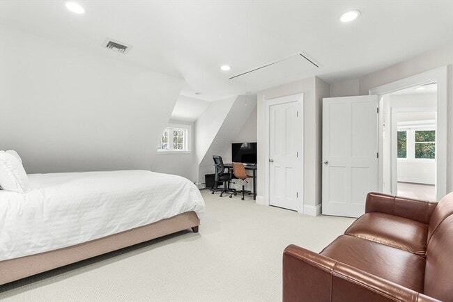 Building Photo - 23 Jefferson Rd