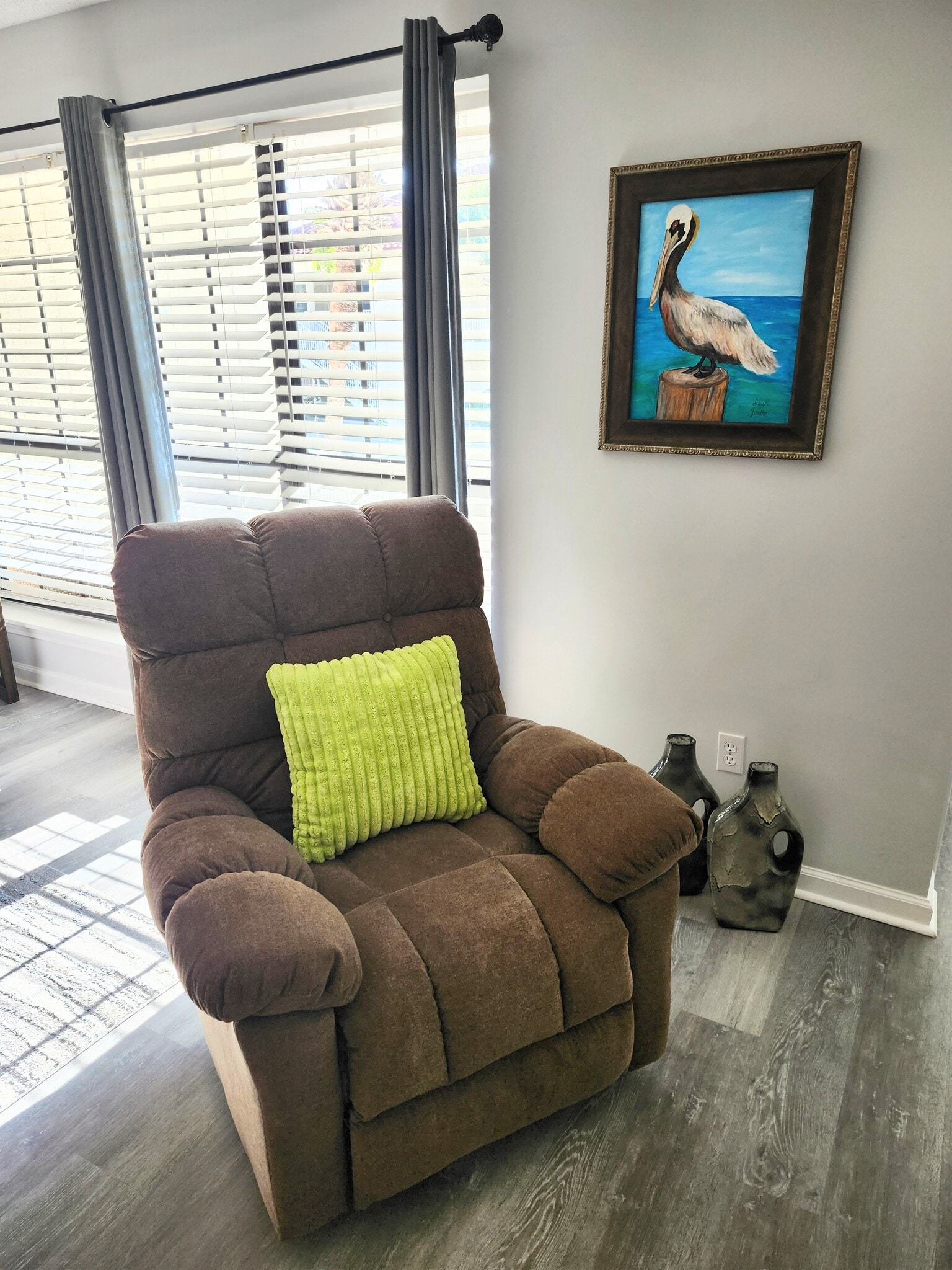 Building Photo - 17462 Front Beach Rd