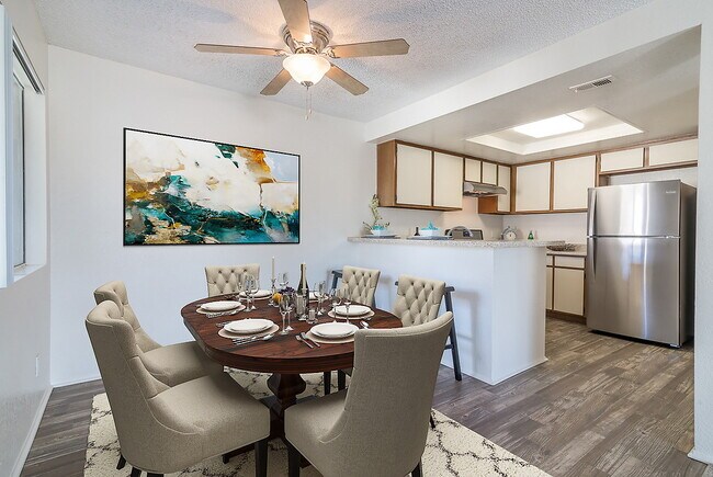 Building Photo - Country Villas