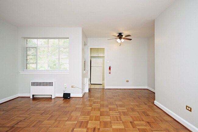 Building Photo - Student-Friendly UVA Apartment With Ting Internet Included