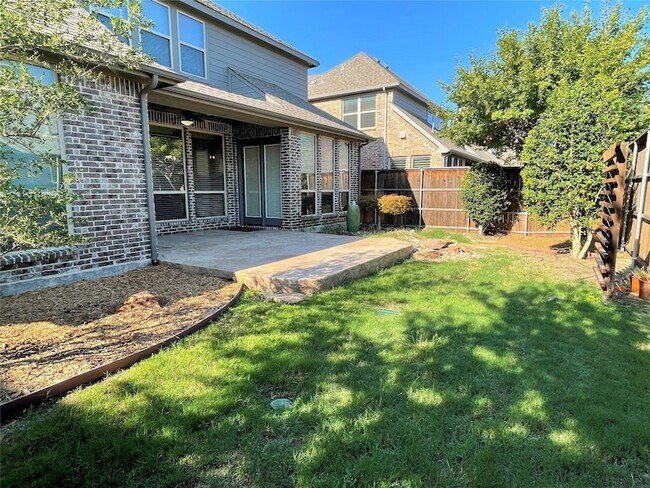 Building Photo - 2026 Artemis Ct