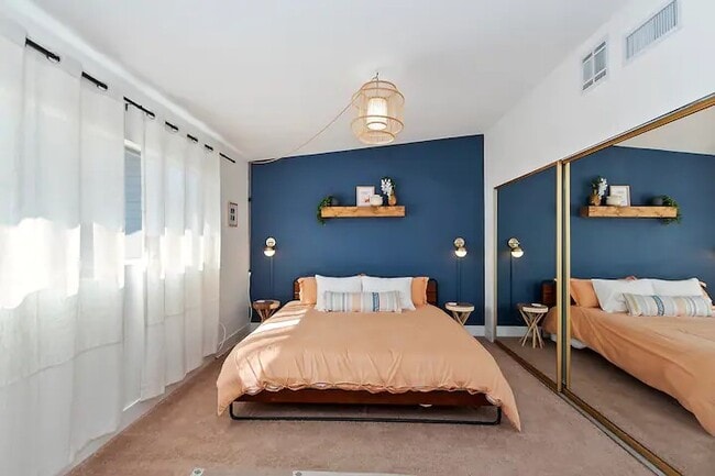 Building Photo - 58327 Bonanza Dr