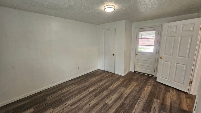 Building Photo - 1314 N Lincoln St