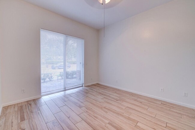 Building Photo - 10560 SW Stephanie Way