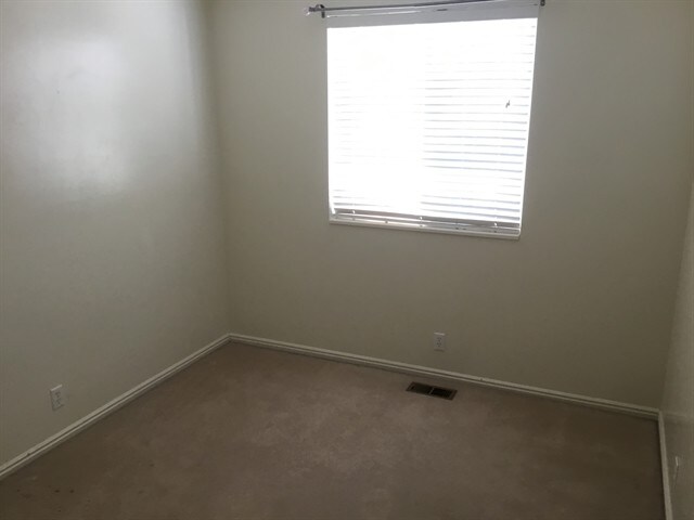 Building Photo - 172 W 2100 S