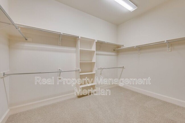 Building Photo - 14900 Foxbriar Ln