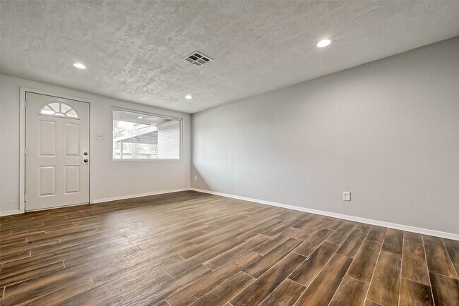 Building Photo - 4418 Knotty Oaks Trail
