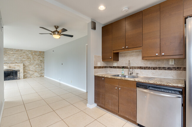 Dishwasher and large sink - 211 Farview Drive