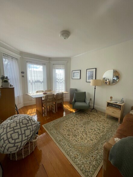 Building Photo - 111 Jersey St