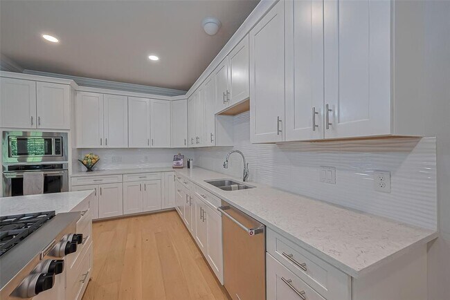 Building Photo - 14238 Flower Creek Ln