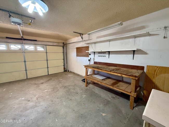 Building Photo - 10924 Walden Pond Ln