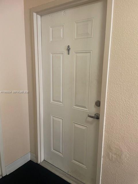 Building Photo - 215 SW 42nd Ave