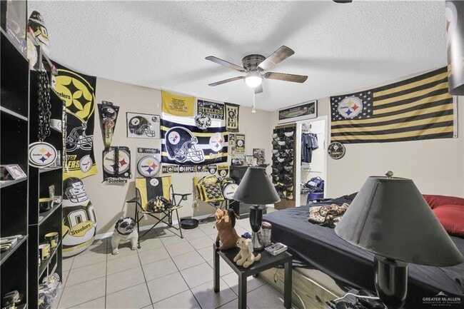 Building Photo - 25 Fern Ave W